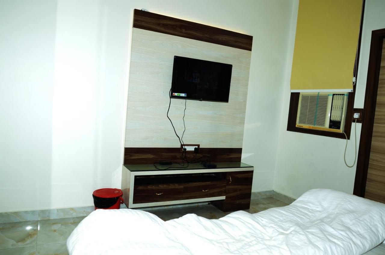 Hotel Paradise Inn Auraiya Extérieur photo