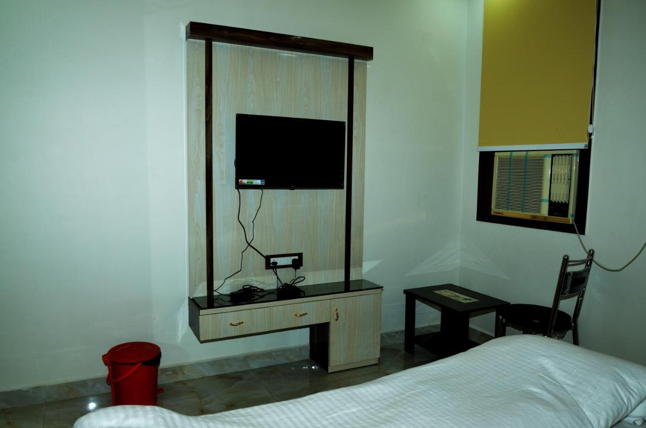 Hotel Paradise Inn Auraiya Extérieur photo